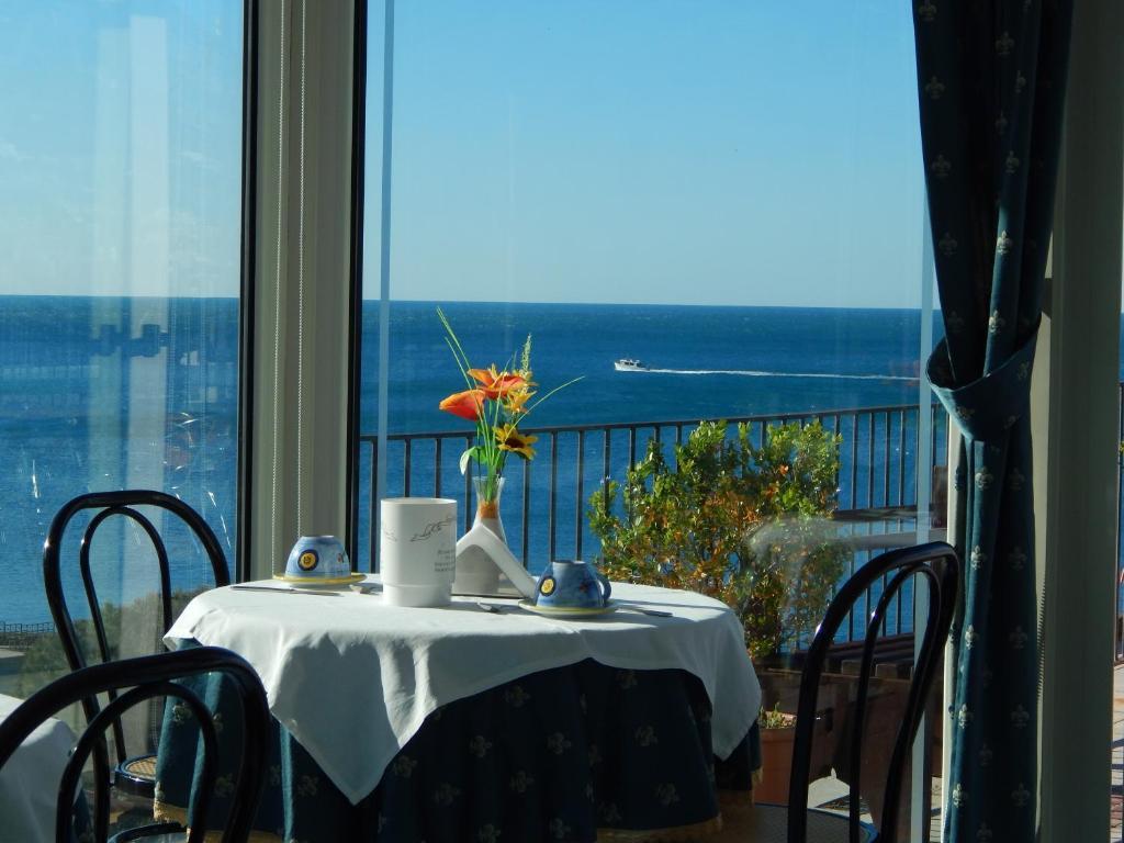 Riviera B&B Rooms Maiori Luaran gambar